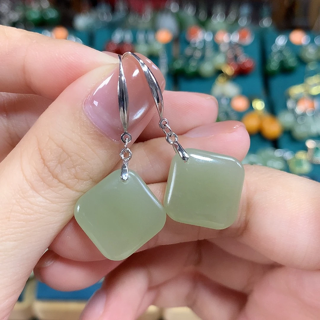 和田玉银S925镶嵌耳饰方糖卡15左右