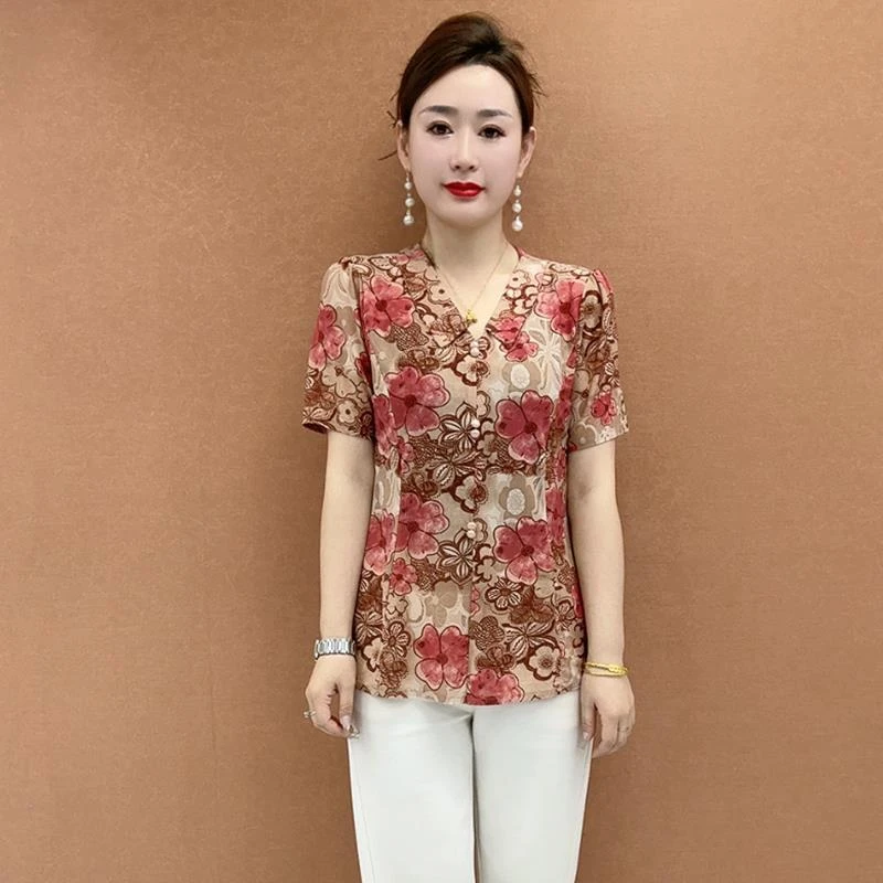 时尚洋气夏季短袖T恤新款娃娃领大花小衫中老年微胖遮肚妈妈透气