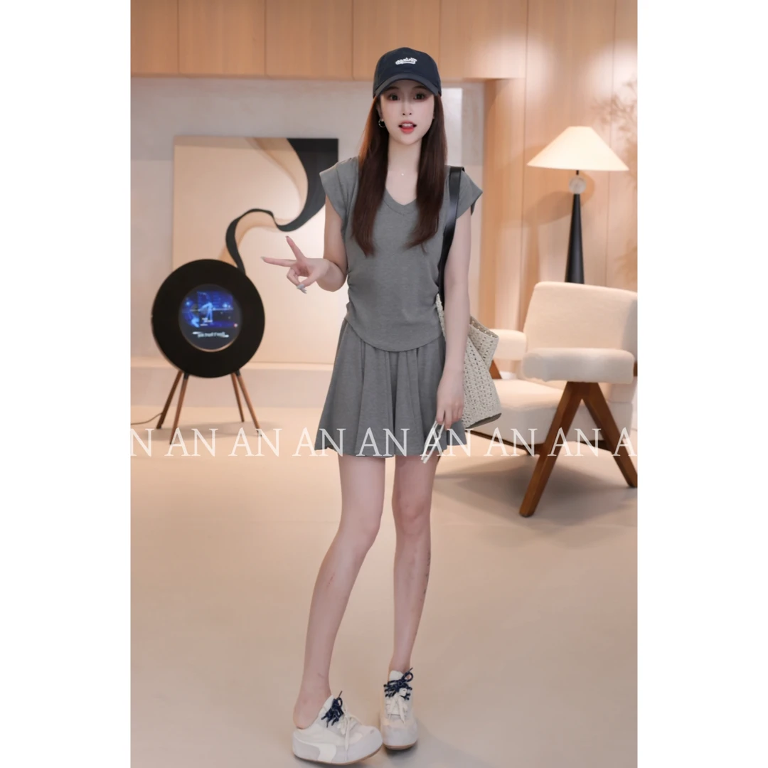 C04239夏季休闲简约飞飞袖抽褶收腰T恤+百搭休闲裤裙短裙套装