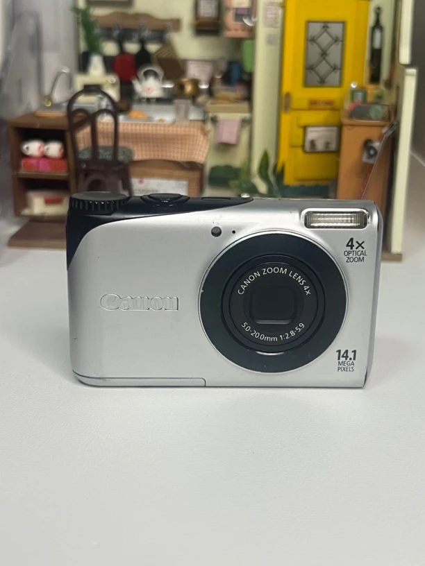 9新 Canon/佳能 a2200,1400万像素，氛围感冷调，二手相机no退换