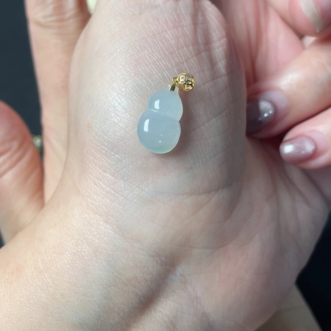 翡翠颈饰18K金镶嵌开****?葫芦