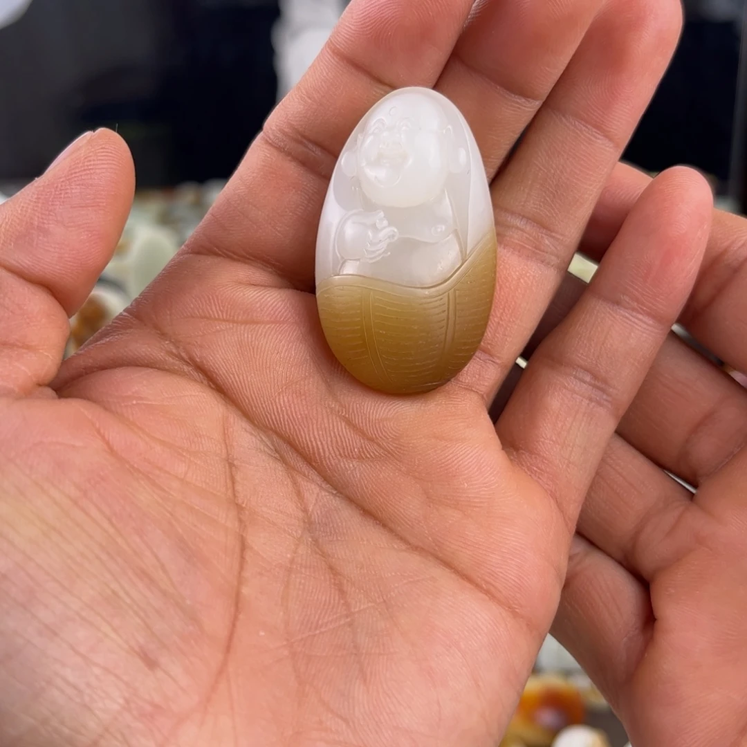 和田玉（糖玉）未镶嵌颈饰