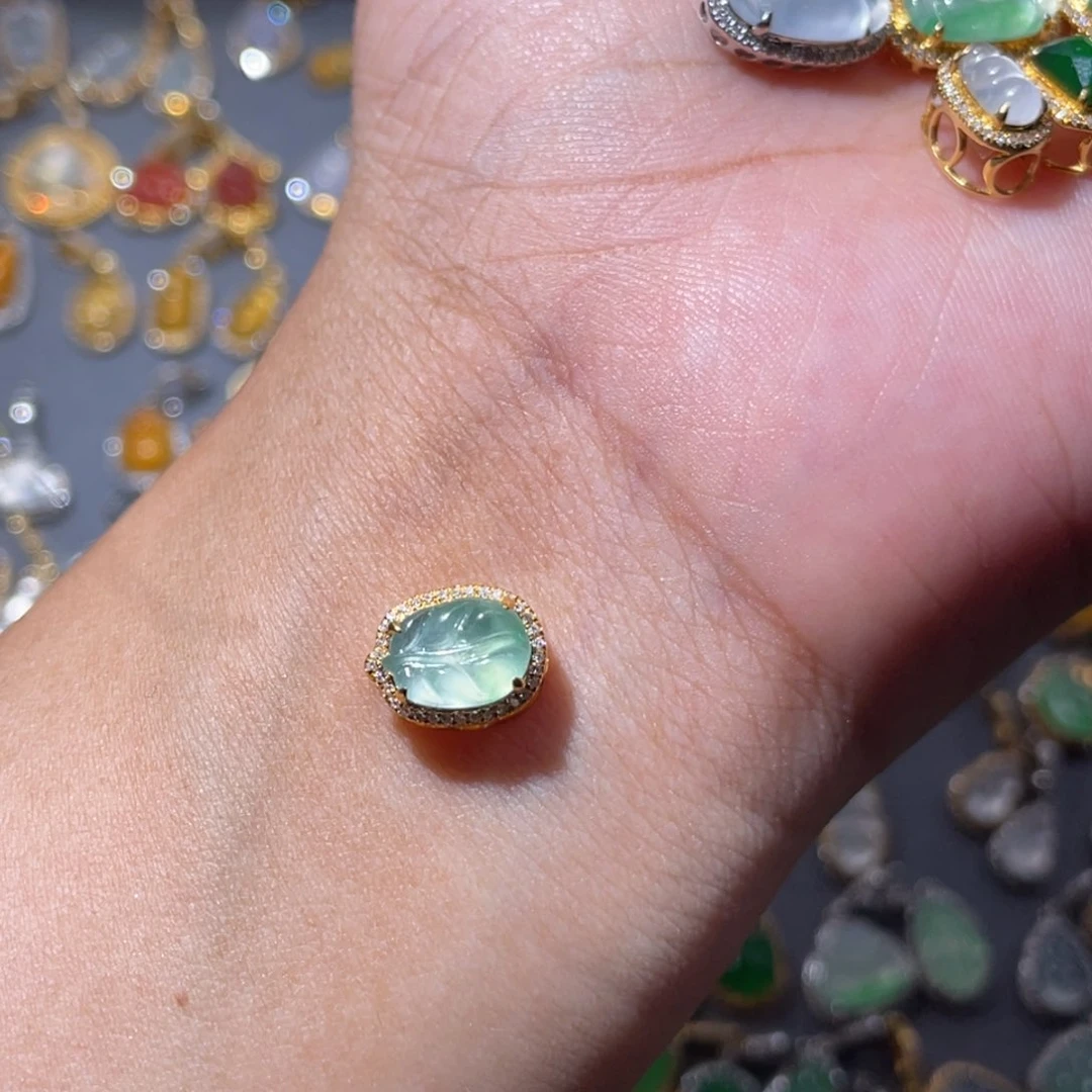 吊坠(不含链)18K金镶嵌翡翠