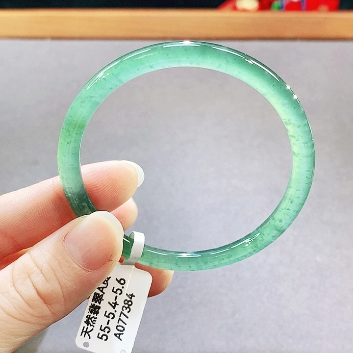 翡翠未镶嵌手镯（圆镯）