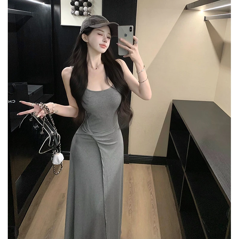 9072气质感扭结微塑型感修身吊带连衣裙女带胸垫显瘦长裙夏