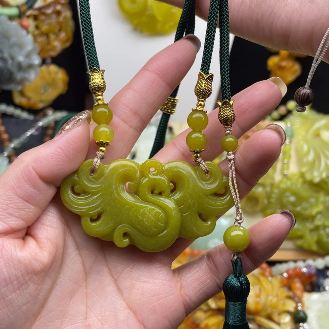 未镶嵌蛇纹石玉颈饰