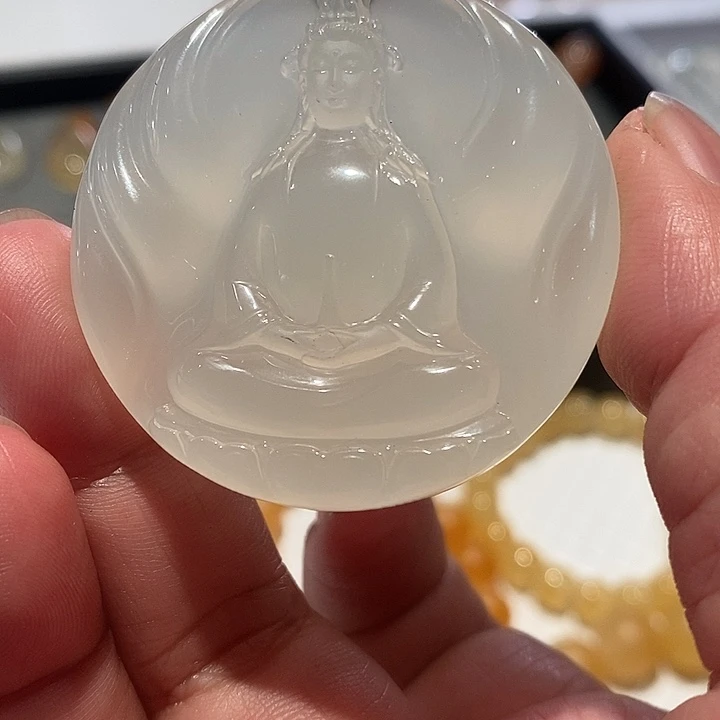 石英质玉（黄龙玉）未镶嵌颈饰