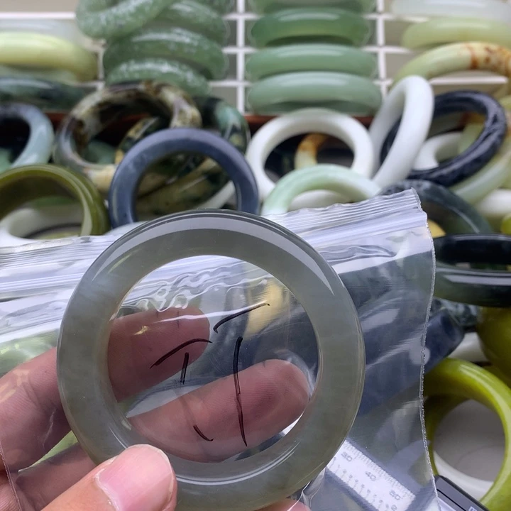 奇***岚未镶嵌蛇纹石玉手镯