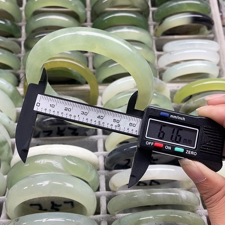 未镶嵌蛇纹石玉手镯254