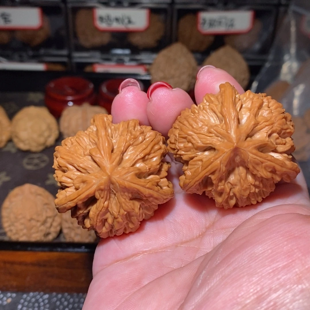 已***置文玩核桃把件玉龙奔