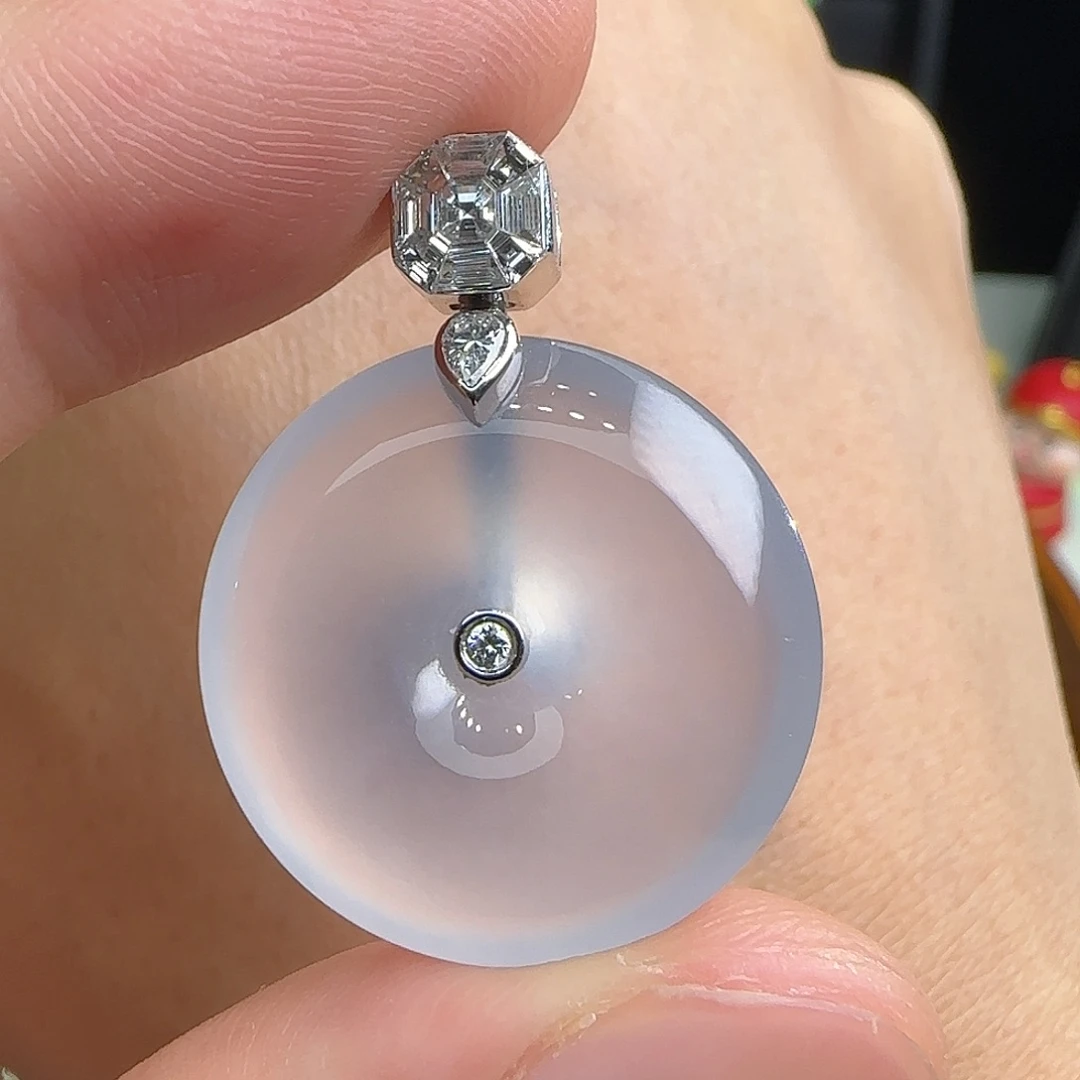 颈饰18K金镶嵌翡翠天然翡翠
