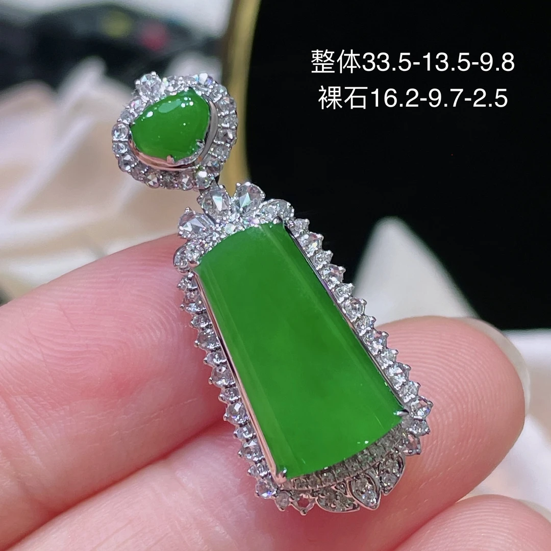高端翡翠天然缅甸A货18k金镶嵌钻石阳绿色辣绿色满绿无事牌吊坠