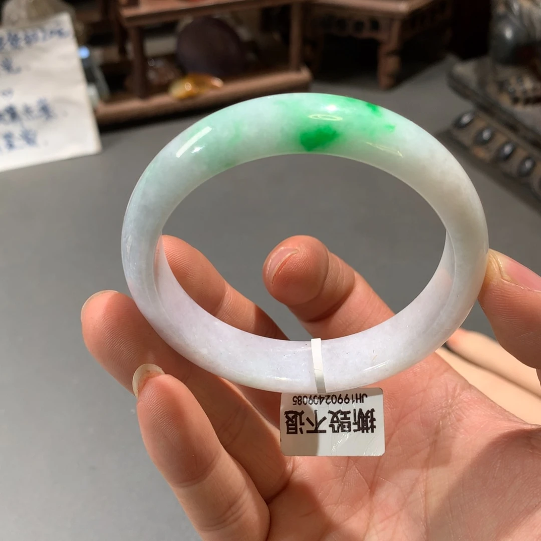 翡翠手镯未镶嵌58圈口