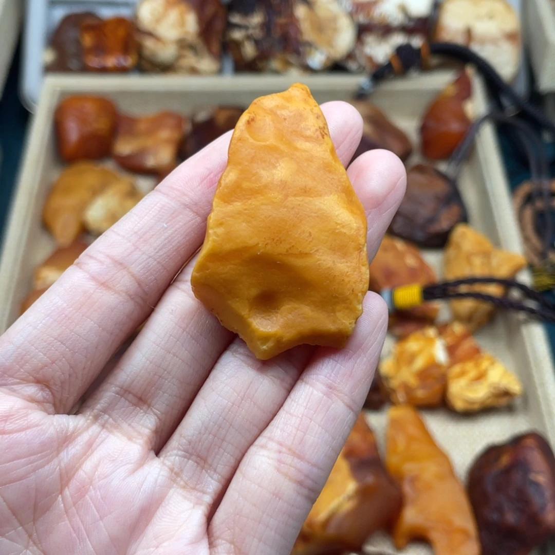 琥珀未镶嵌珠宝奇石