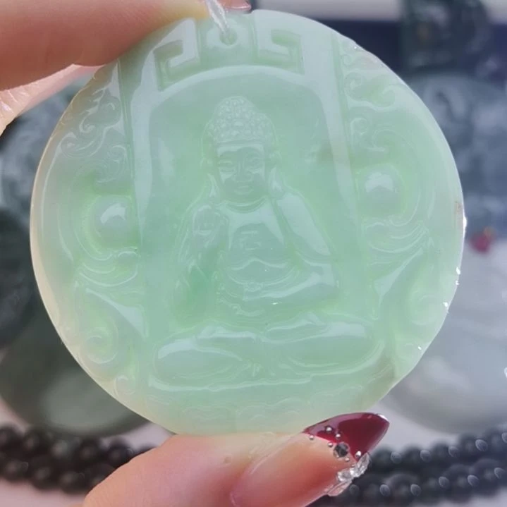 翡翠颈饰未镶嵌天然的A货翡翠多样性发货