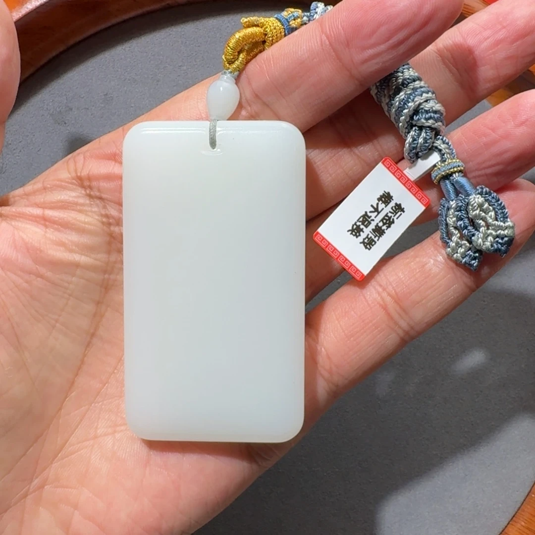 两***吃和田玉未镶嵌颈饰