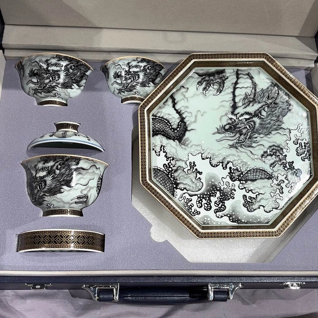 瓷片景德镇瓷器精品陈列