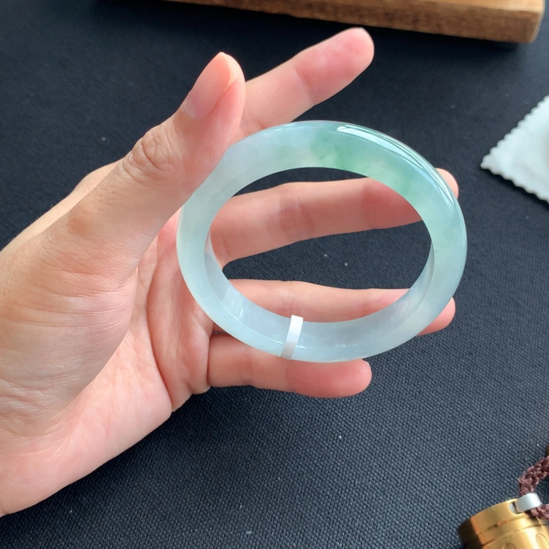 翡翠未镶嵌手镯翡翠