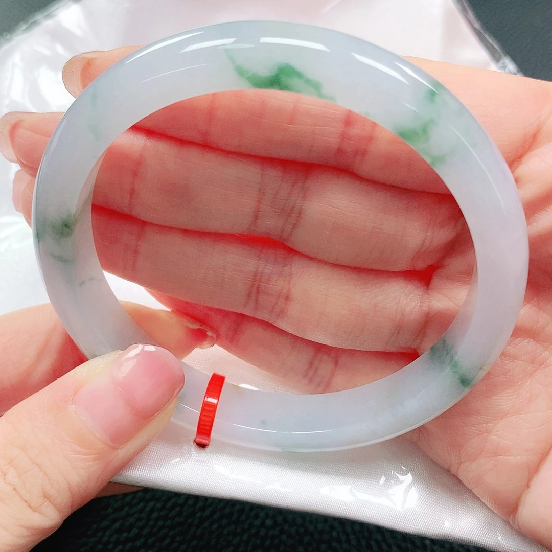 翡翠手镯未镶嵌57圈