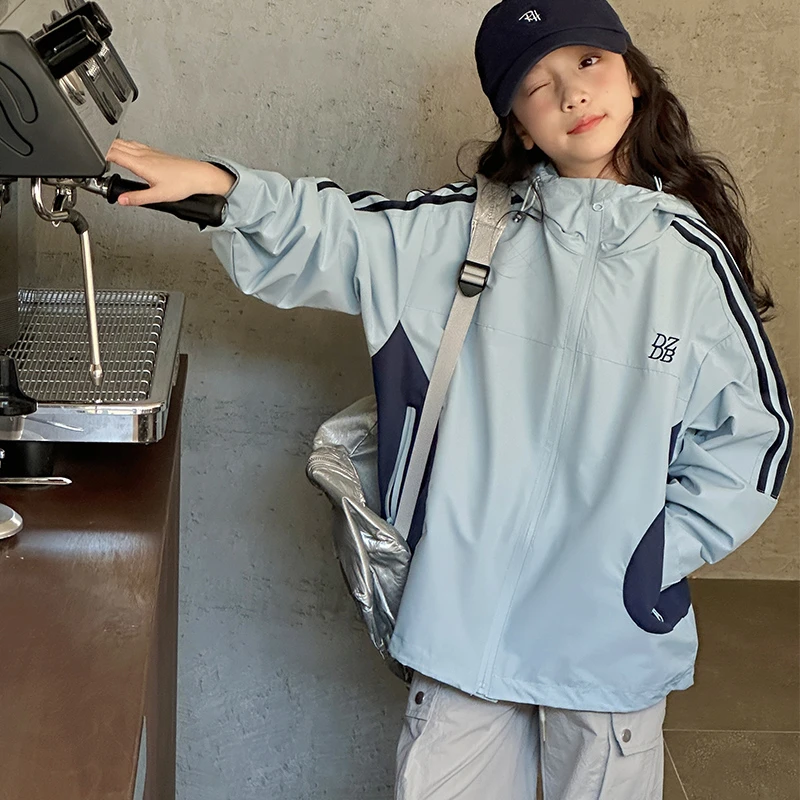 女童外套春秋款2025新款儿童女孩大童春装冲锋衣洋气炸街上衣春季