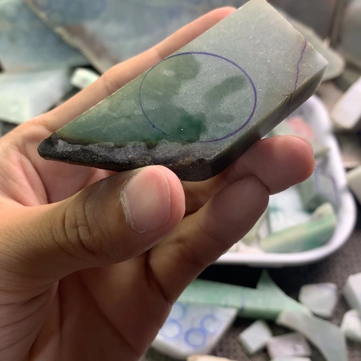 翡翠裸石5号飘色花
