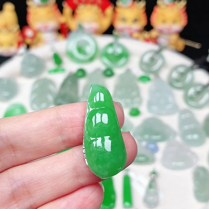 颈饰未镶嵌翡翠缅甸天然A货翡翠
