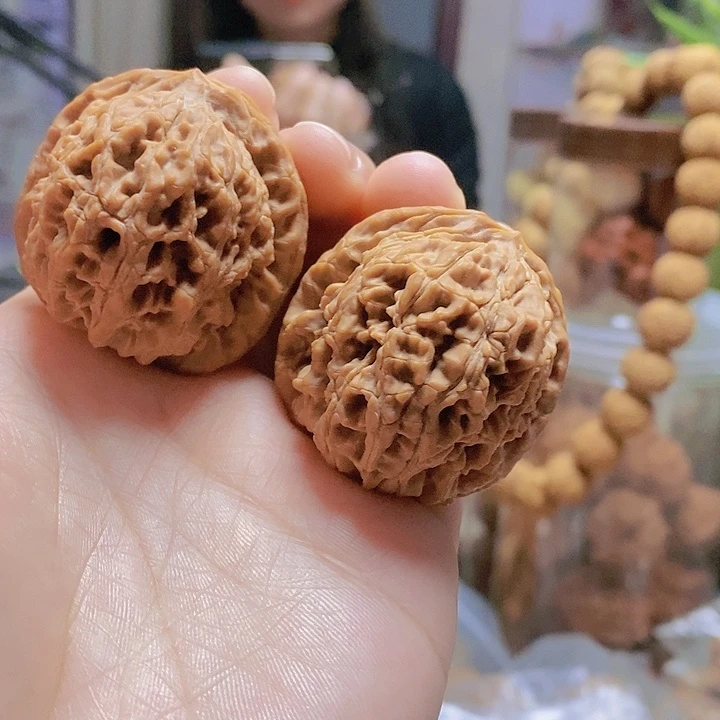 【闪购商品】文玩核桃把件39红皮水龙纹