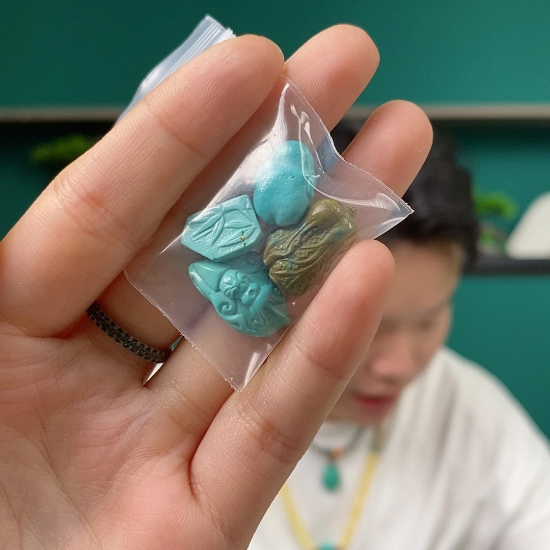 绿松石未镶嵌珠宝奇石