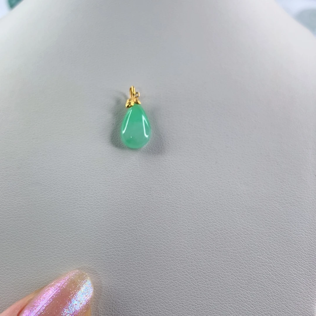 *****翡翠未镶嵌颈饰水滴