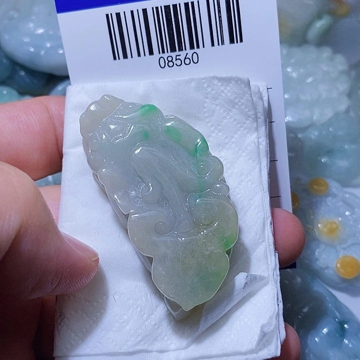 翡翠未镶嵌颈饰天光墟翡翠市场现金代购