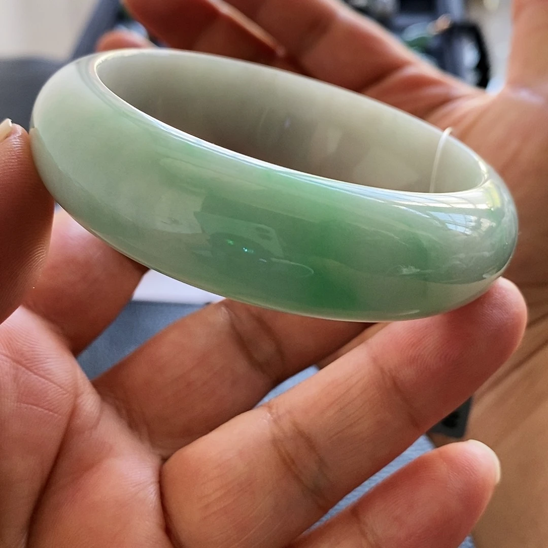 翡翠手镯未镶嵌天然翡翠手镯