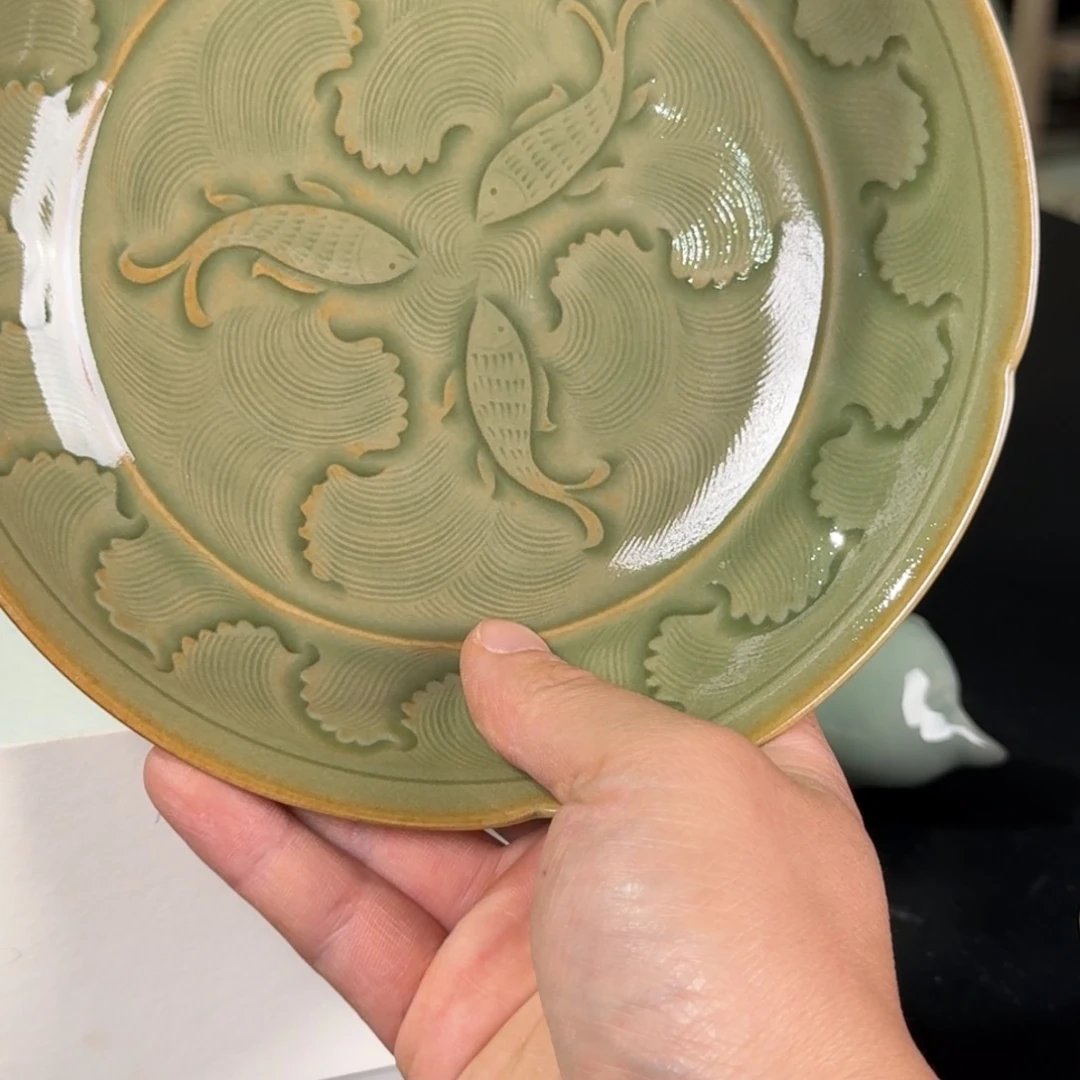 微瑕   三鱼盘 仰山品物