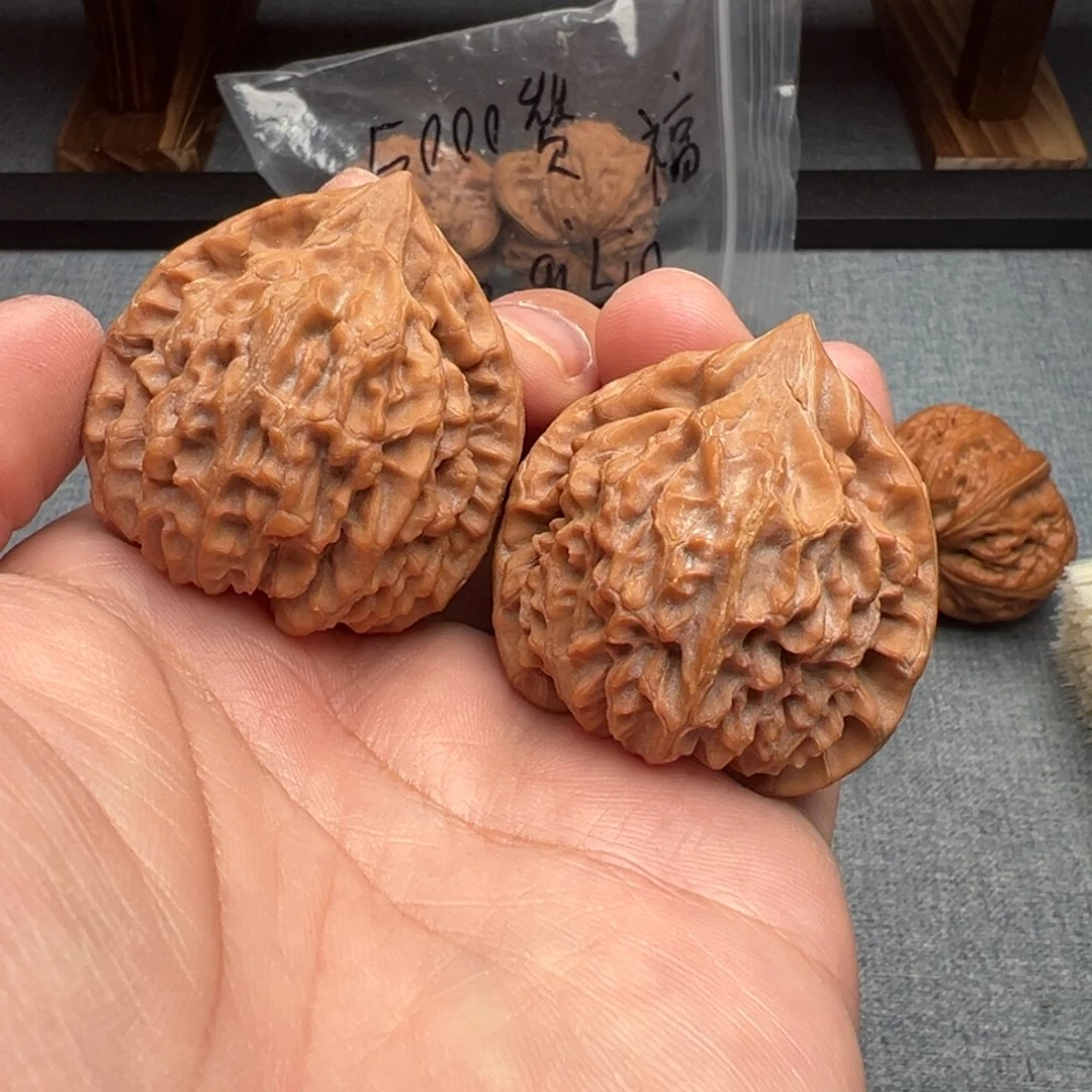 文玩核桃吊坠40全品无修血麒麟