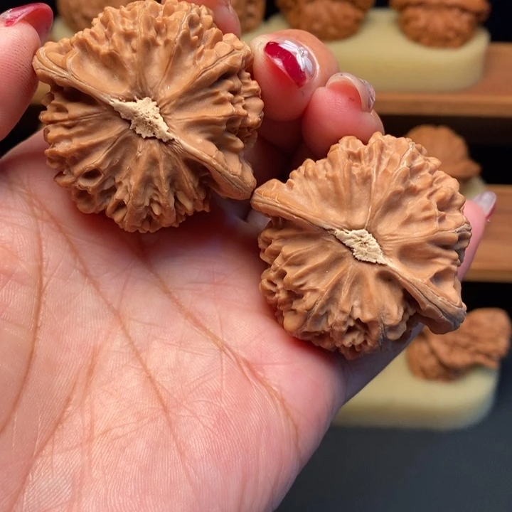 W***Ｊ吊坠文玩核桃43全品宫灯