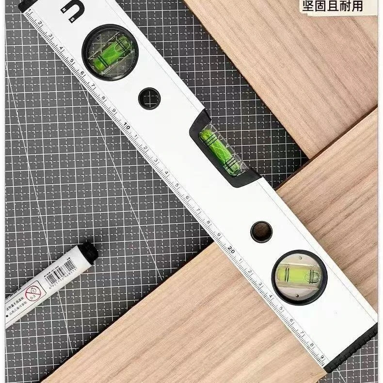 高精度多功能红外线带磁小型家用数显水平尺