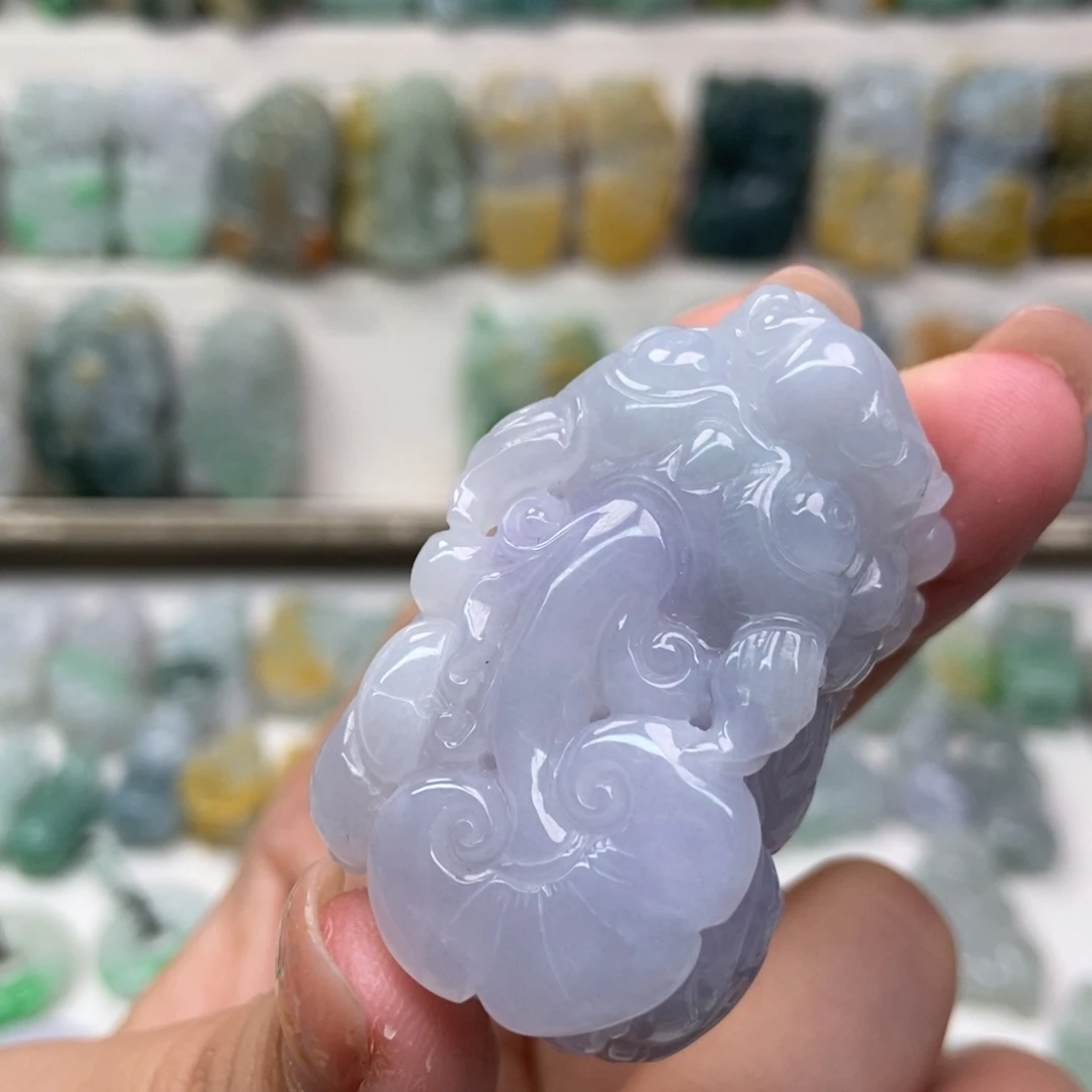 翡翠未镶嵌吊坠(赠链)口含珠