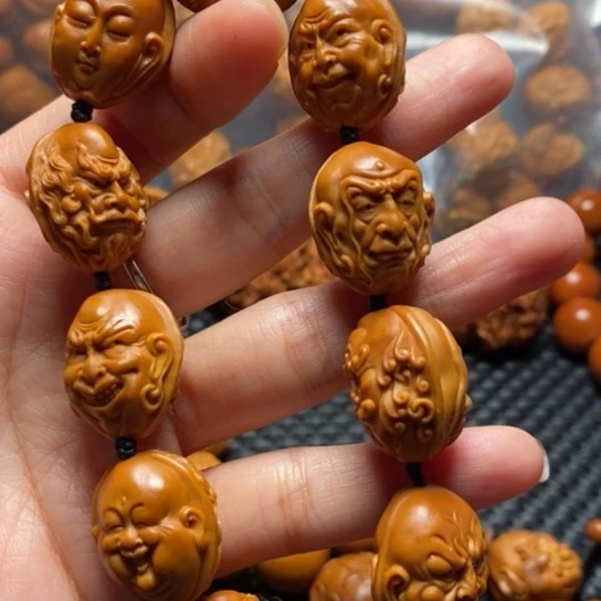 橄榄核吊坠子山罗汉