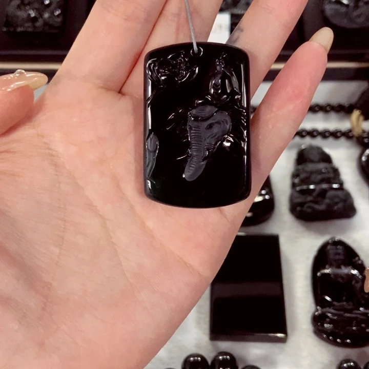 诗***方翡翠未镶嵌颈饰翡翠