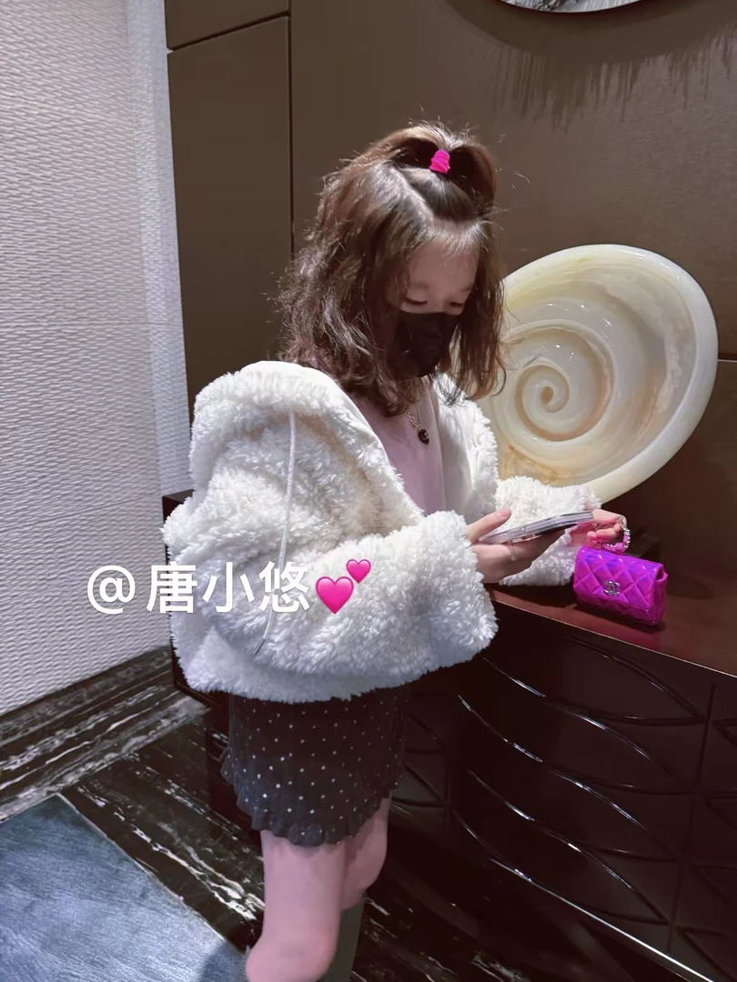 唐小悠 童装定制款 东大门新款 洋气连帽白色毛毛外套