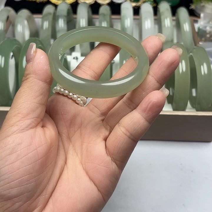 东陵石未镶嵌手镯