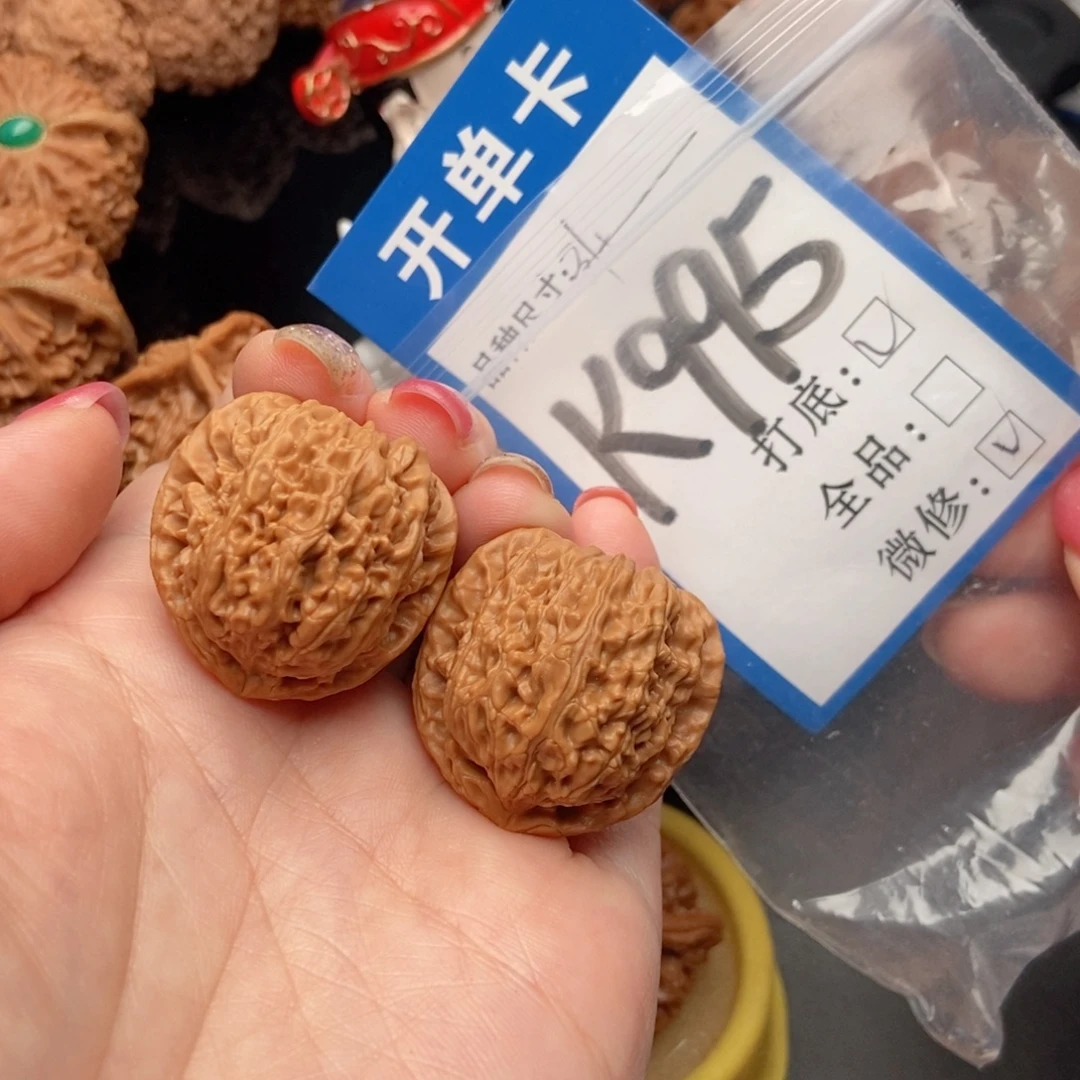 吊坠桃核核桃白狮子