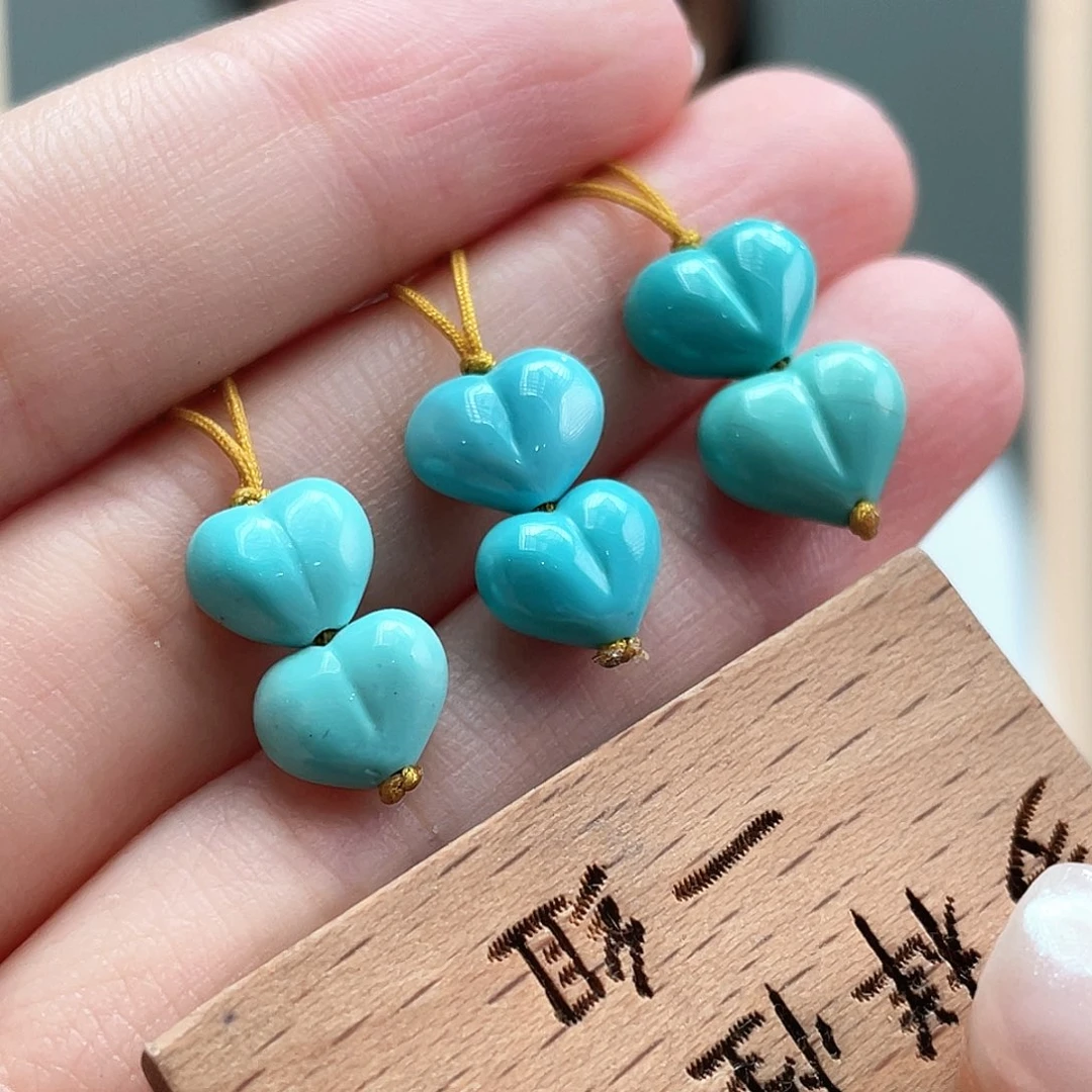 未镶嵌绿松石颈饰