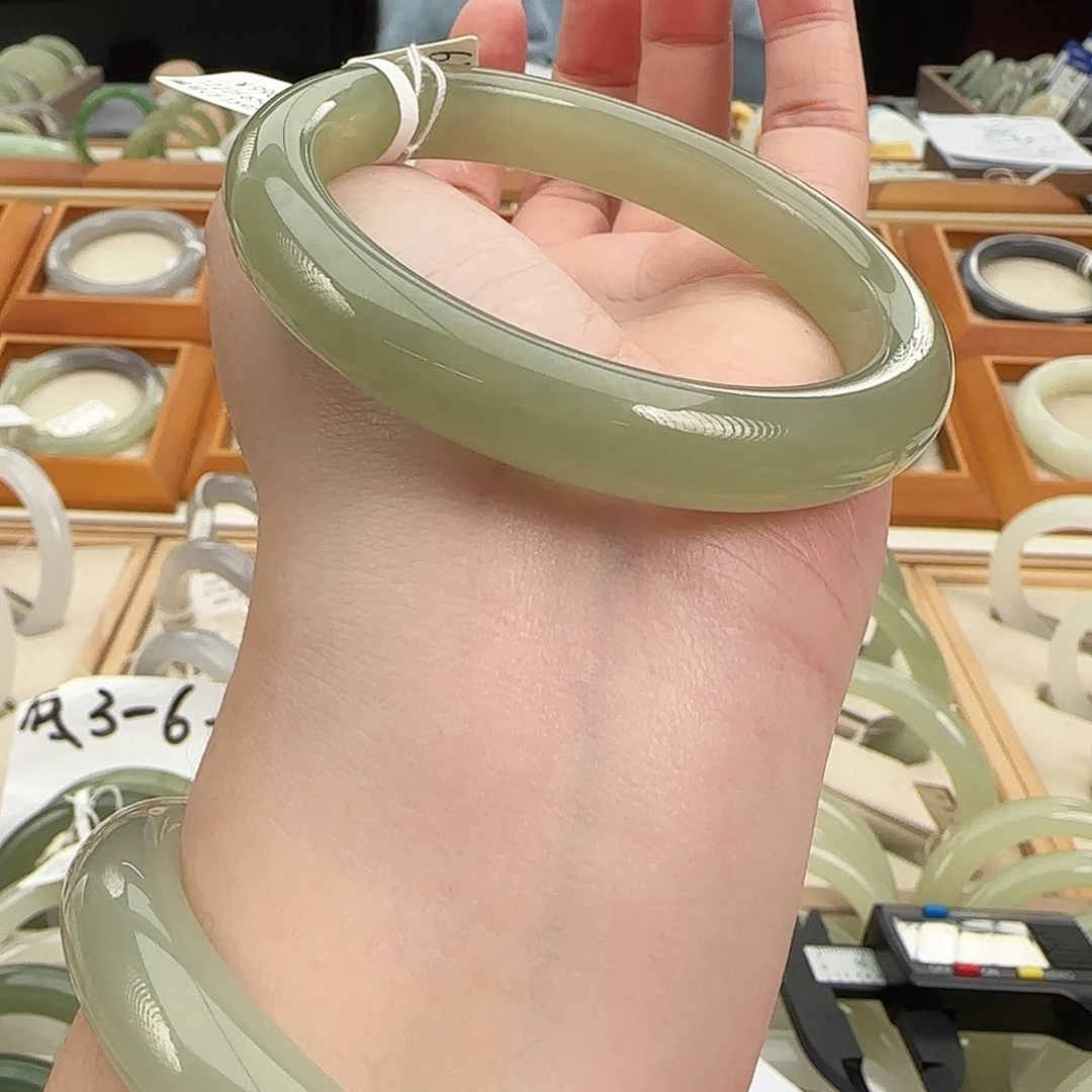 和田玉未镶嵌手镯61茶晴