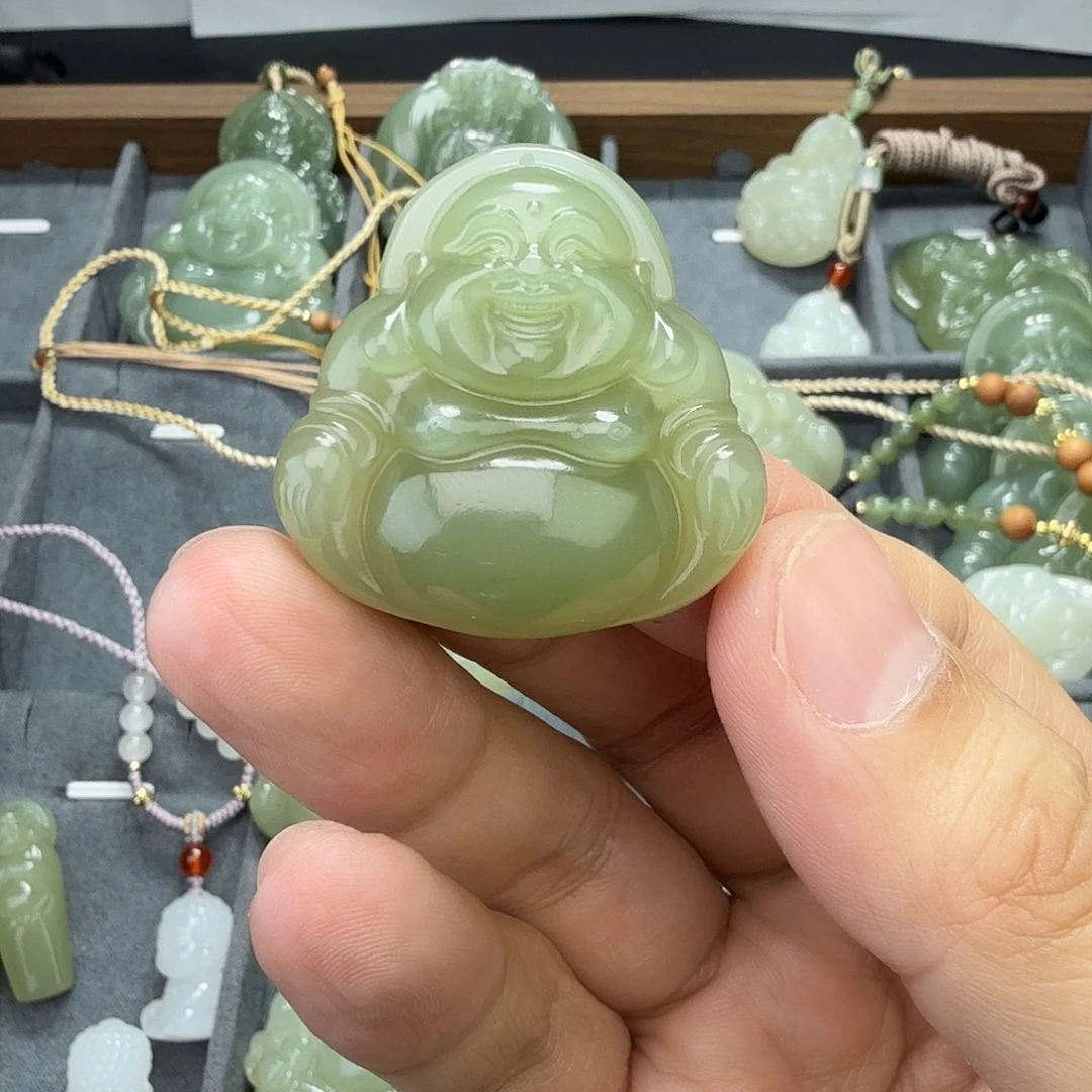 和田玉未镶嵌颈饰35mm佛公特价款亏本
