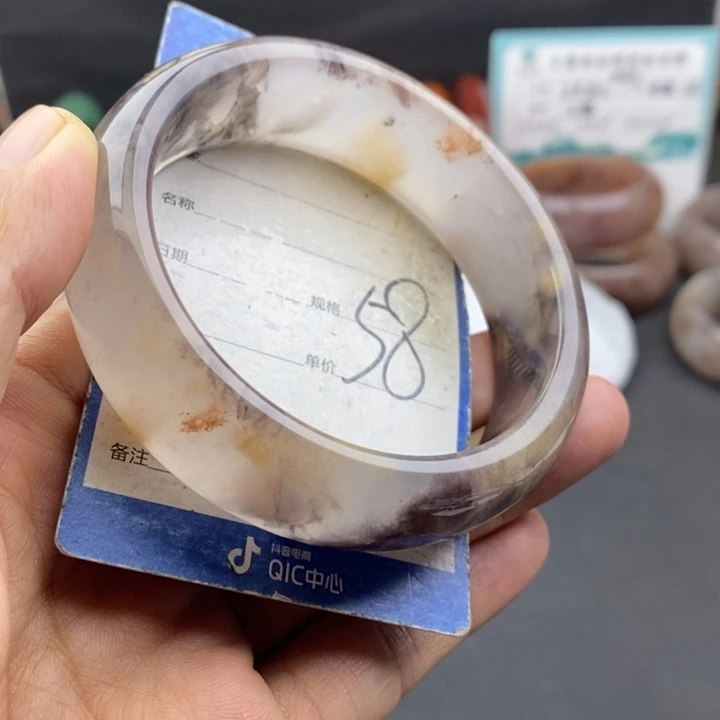 未镶嵌手镯石英质玉