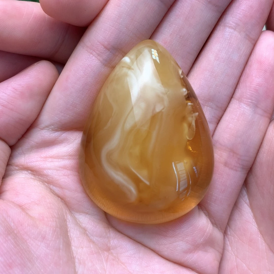 未镶嵌颈饰琥珀水滴