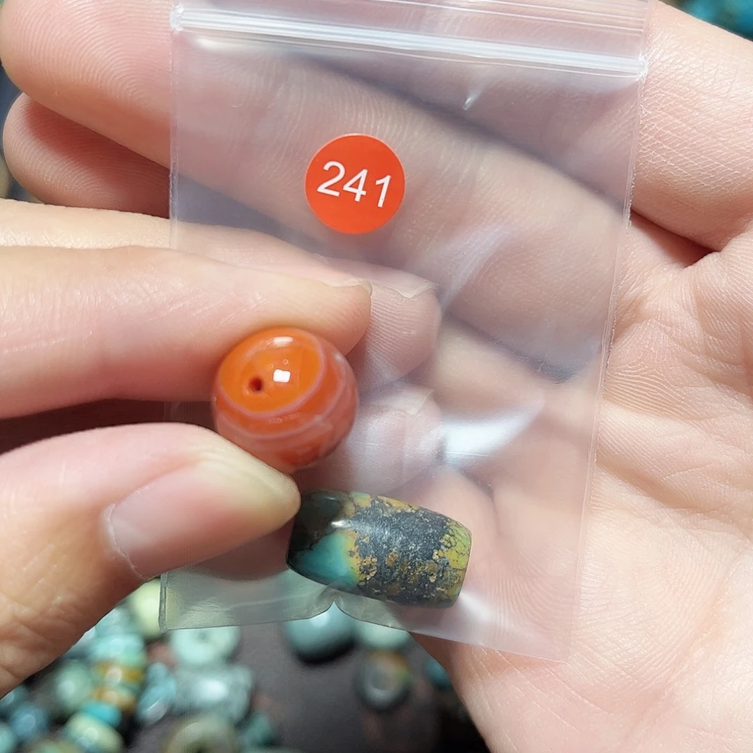 纵***舞玛瑙/玉髓未镶嵌圆珠桶珠老型手串！！