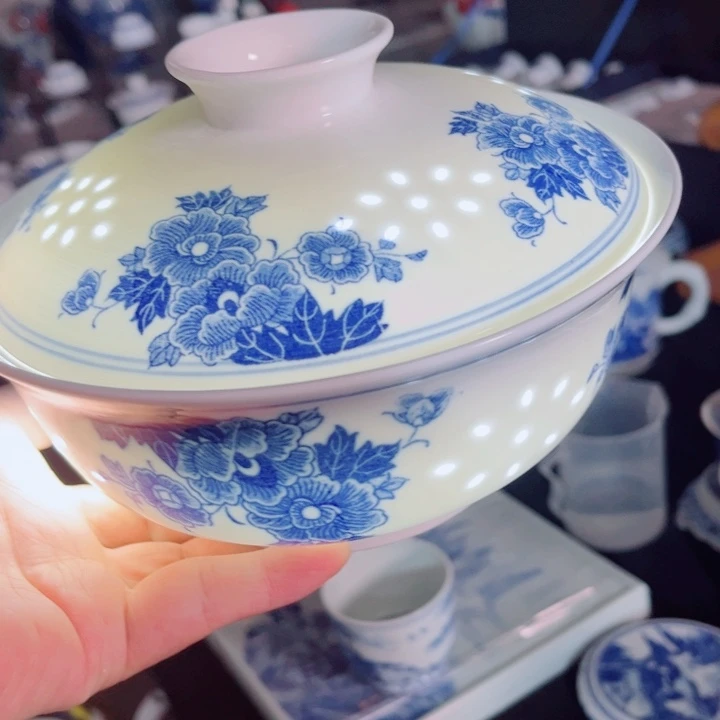 青花玲珑7寸盖碗牡丹花