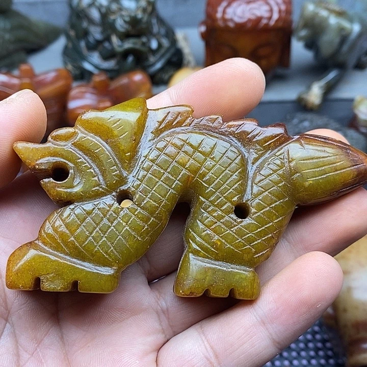 未镶嵌蛇纹石玉颈饰