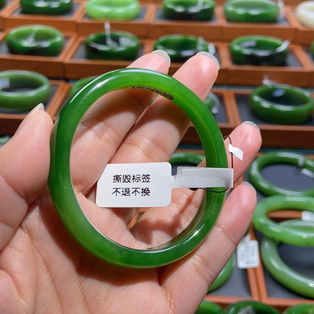 和田玉（碧玉）未镶嵌手镯辣阳绿5354